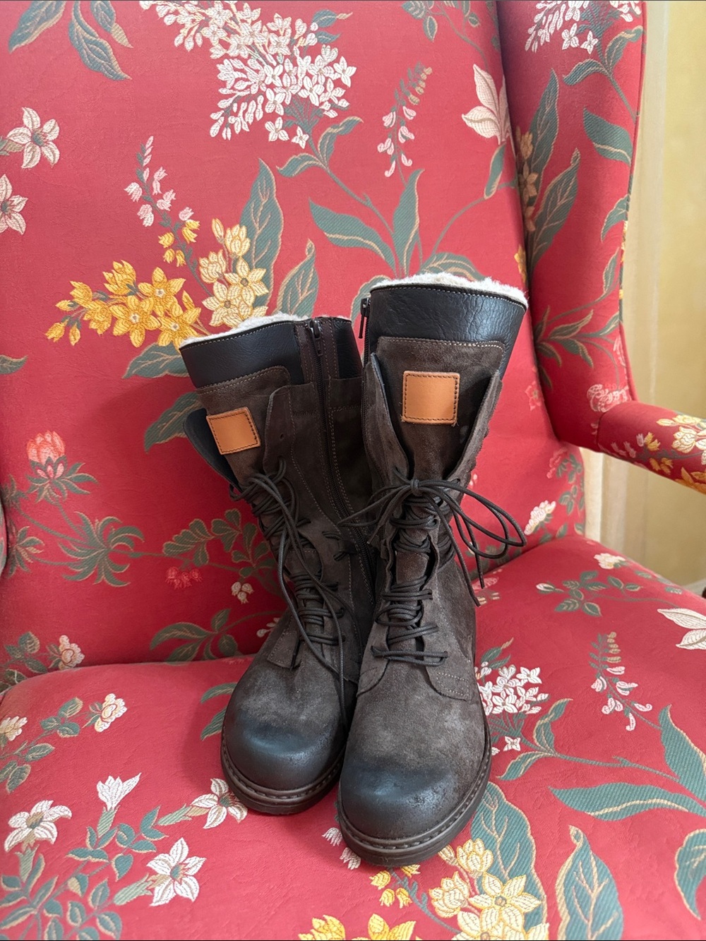 Women’s Brown Lace-Up Shearling-Trim Winter Boots